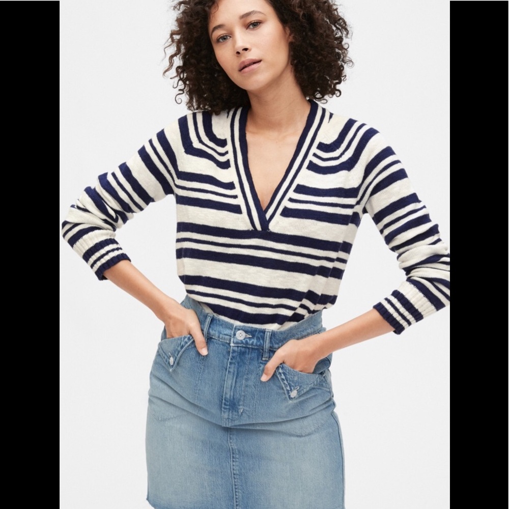 Gap Blue Stripe Sweater !